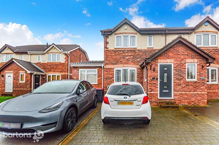 3 Bedroom Semi Detached House For Sale In Lincroft Drive, Parkgate, S62