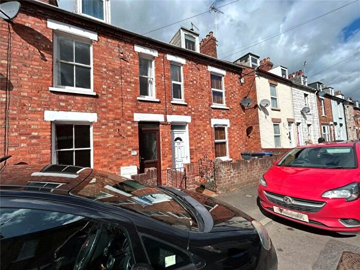 3 Bedroom Terraced House For Sale In Percy Road, Woodford Halse, Northamptonshire, NN11