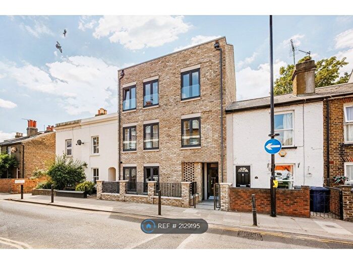 2 Bedroom Flat To Rent In Boston Road, London, W7