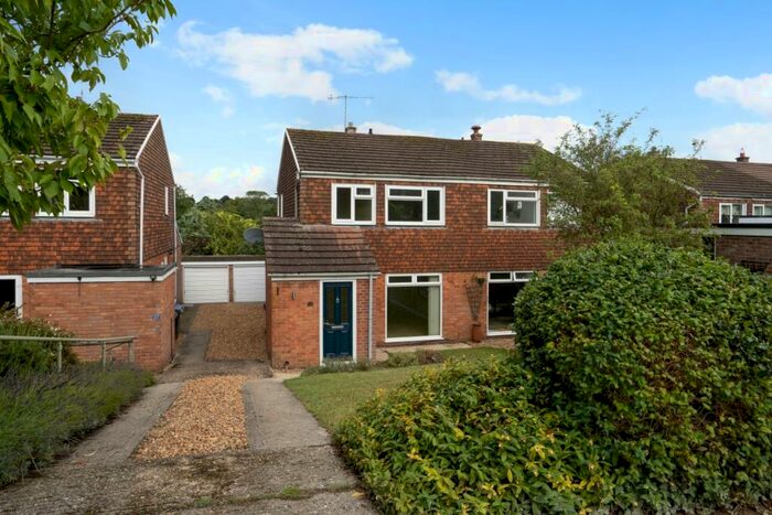 3 Bedroom Semi-Detached House To Rent In Ducks Meadow Marlborough, SN8