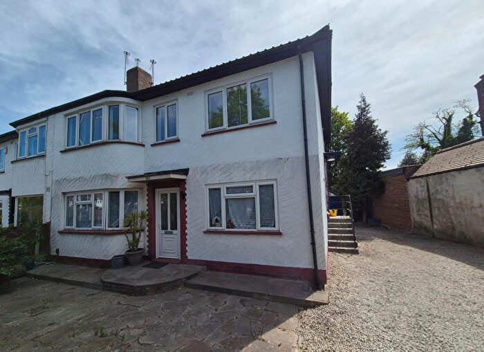 2 Bedroom Maisonette To Rent In Great West Road, Isleworth, TW7