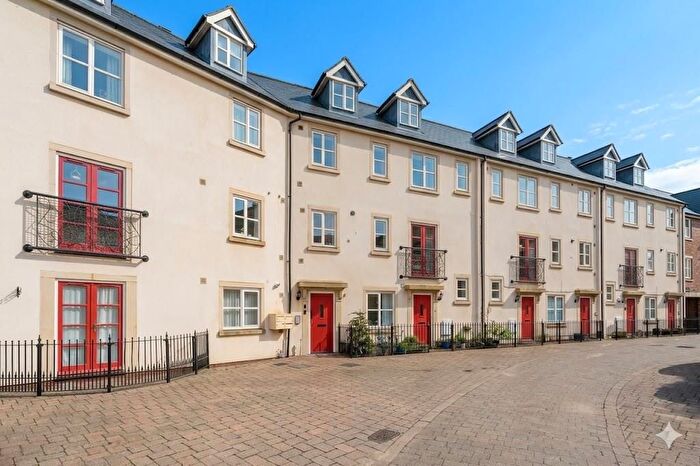 3 Bedroom Flat For Sale In Chapel Mews, Chippenham, SN15