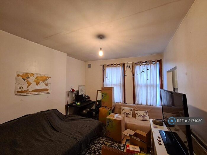 Studio To Rent In Dennington Park Road, London, NW6