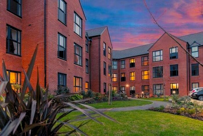 1 Bedroom Flat To Rent In Clive Road, Redditch, B97