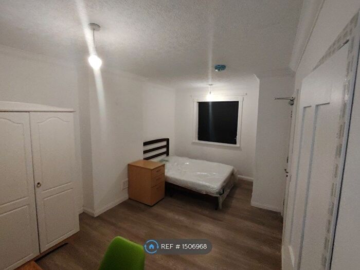 5 Bedroom Terraced House To Rent In Feenan Highway, Tilbury, RM18