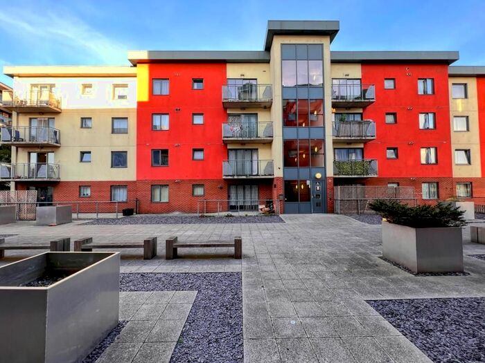 2 Bedroom Flat To Rent In Spring Place, Barking, IG11