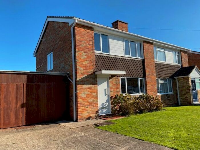 3 Bedroom End Of Terrace House To Rent In The Glebe, Stubbington, Fareham, PO14