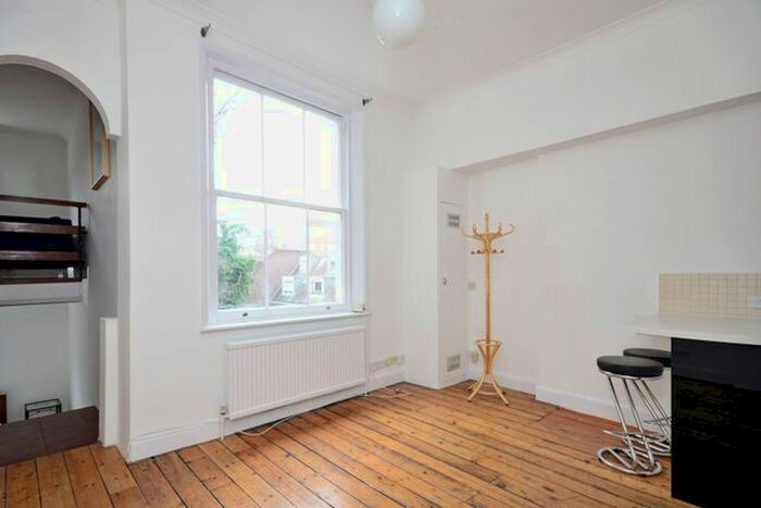 1 Bedroom Maisonette To Rent In Earls Court Road, Earls Court, London, W8