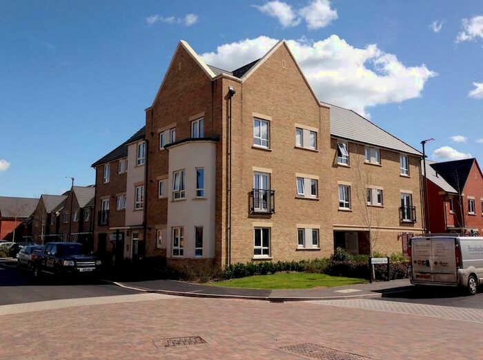1 Bedroom Flat To Rent In Sherwood Way, Epsom, Surrey, KT19