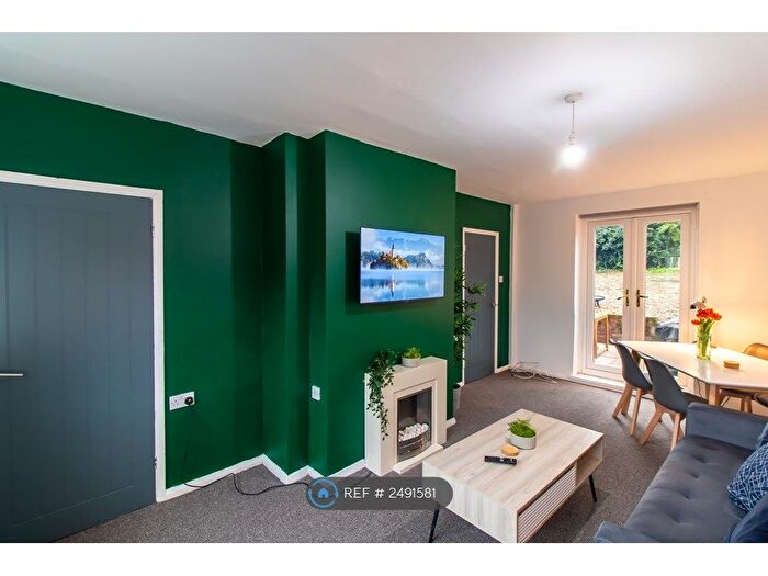 4 Bedroom Terraced House To Rent In Lime Grove, Ryton, NE40