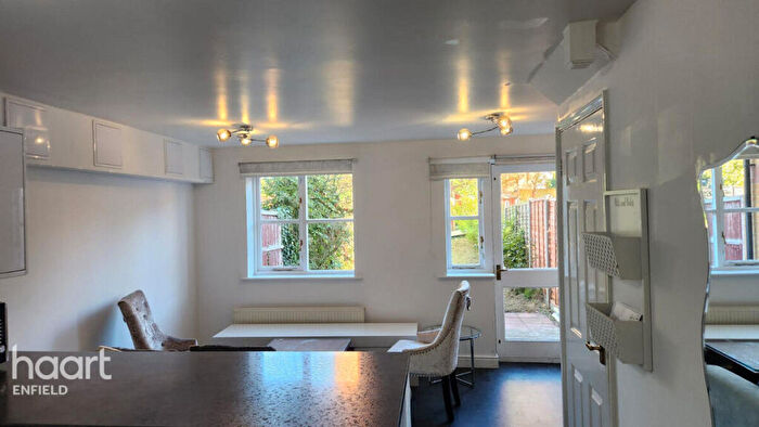 5 Bedroom Semi-Detached House To Rent In Martini Drive, Enfield, EN3