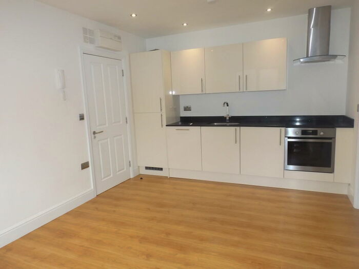 1 Bedroom Apartment To Rent In Swan Court, Waterhouse Street, HP1