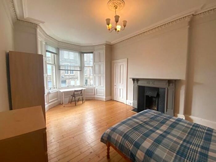 3 Bedroom Flat To Rent In Morningside Road, Morningside, Edinburgh, EH10