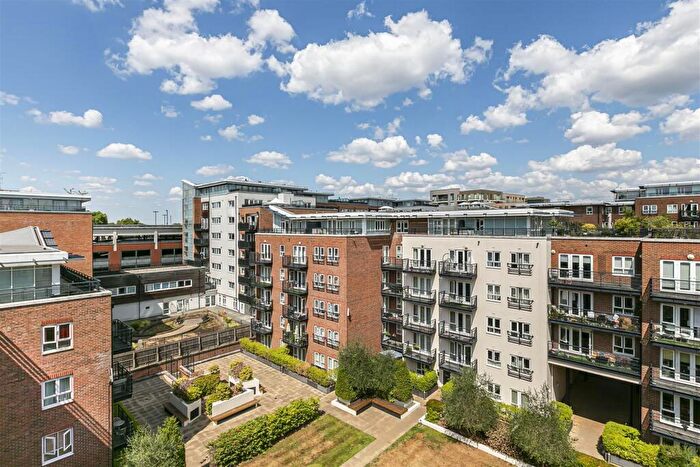 1 Bedroom Flat To Rent In Royal Quarter, Seven Kings Way, Kingston Upon Thames, KT2