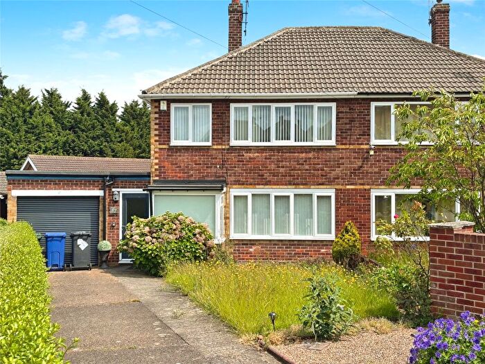3 Bedroom Semi-Detached House For Sale In Winchester Way, Scawsby, Doncaster, South Yorkshire, DN5