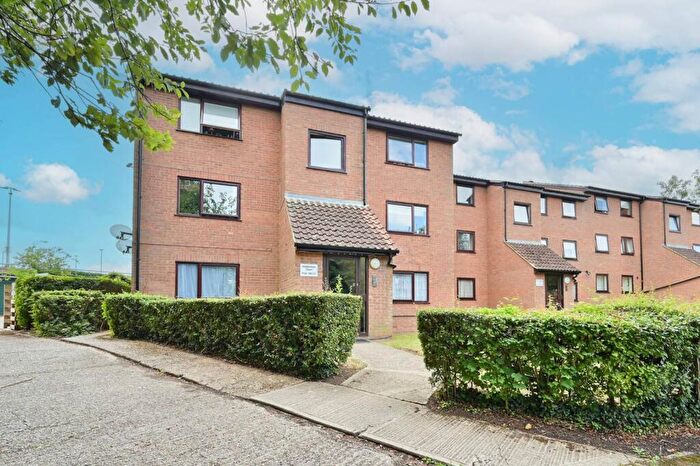 1 Bedroom Flat To Rent In Valley Green, , Hemel Hempstead, HP2