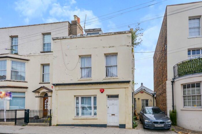 5 Bedroom Property To Rent In Effingham Street, Ramsgate, CT11
