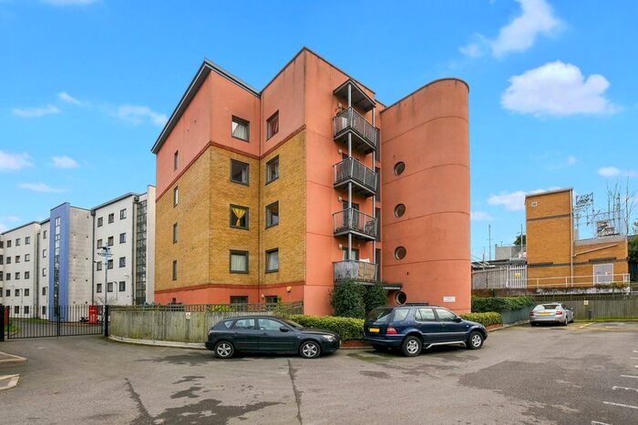 2 Bedroom Property To Rent In Stephenson House, High Road, N15