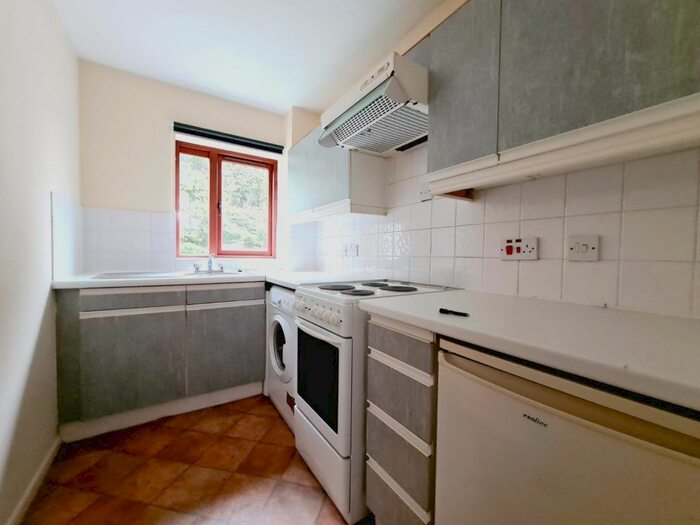 1 Bedroom Flat To Rent In Wharf Road, Grays, RM17