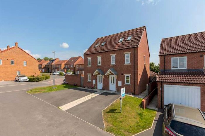 3 Bedroom Semi-Detached House For Sale In Shepherds Hill, Pickering, YO18