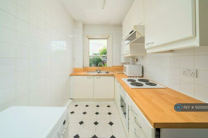 1 Bedroom Flat To Rent In Fordwych Road, London, NW2