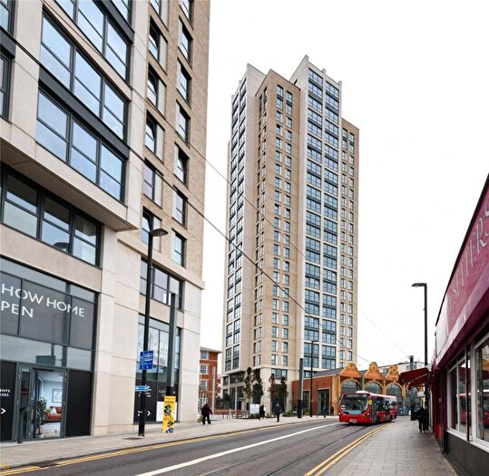 2 Bedroom Flat For Sale In Poplar Walk, Croydon, CR0