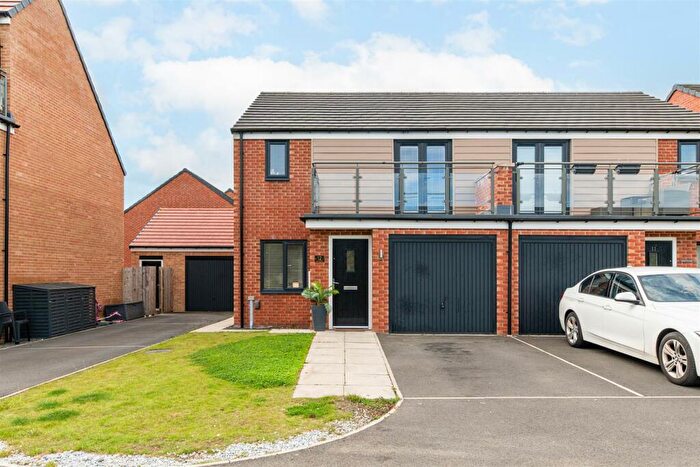 3 Bedroom Semi-Detached House To Rent In Oxen Close, Wallsend, Tyne And Wear, NE28