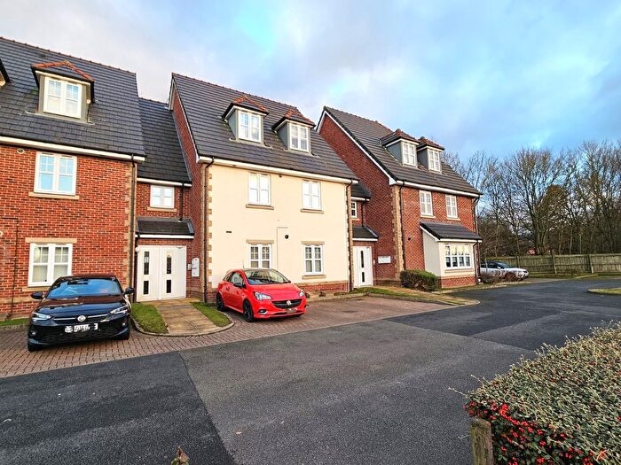 2 Bedroom Flat To Rent In Greenside Court, Coppice Road, Walsall Wood, Walsall, WS9