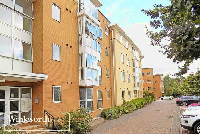 2 Bedroom Flat To Rent In Richmond Court, Exeter, EX4