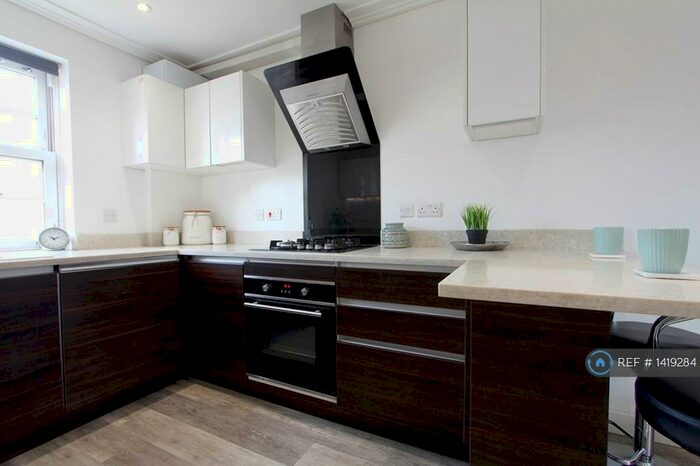 3 Bedroom Flat To Rent In Oxford Road, Reading, RG1