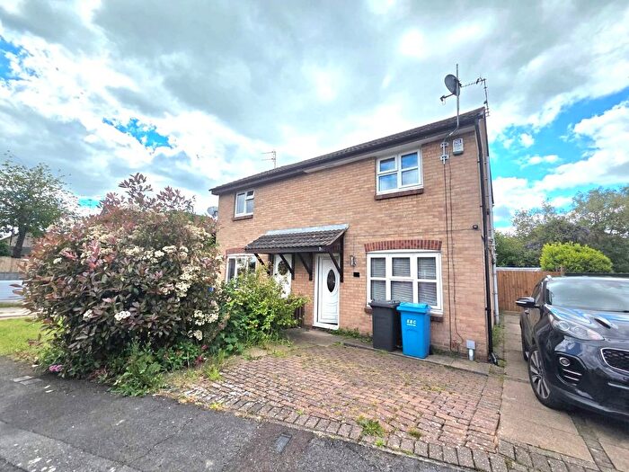 3 Bedroom Semi-Detached House To Rent In Overdale Close, Long Eaton, Nottingham, NG10