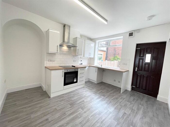 2 Bedroom Town House To Rent In Castlefield Street, Shelton, Stoke-On-Trent, Staffordshire, ST4