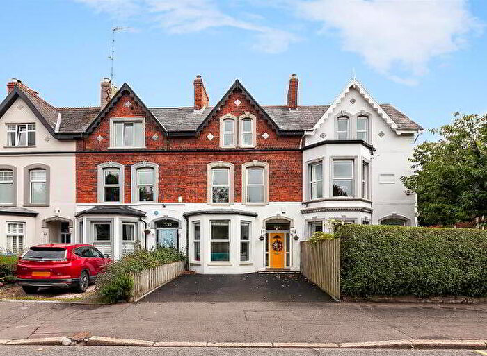 5 Bedroom TownHouse For Sale In Ravenhill Road, Belfast, BT6