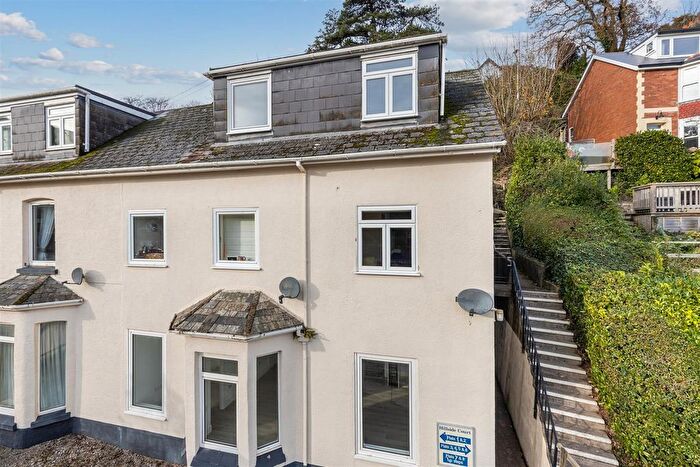2 Bedroom Flat For Sale In Victoria Road, Dartmouth, TQ6