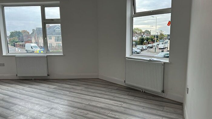 2 Bedroom Flat To Rent In Balgores Lane, Romford, RM2