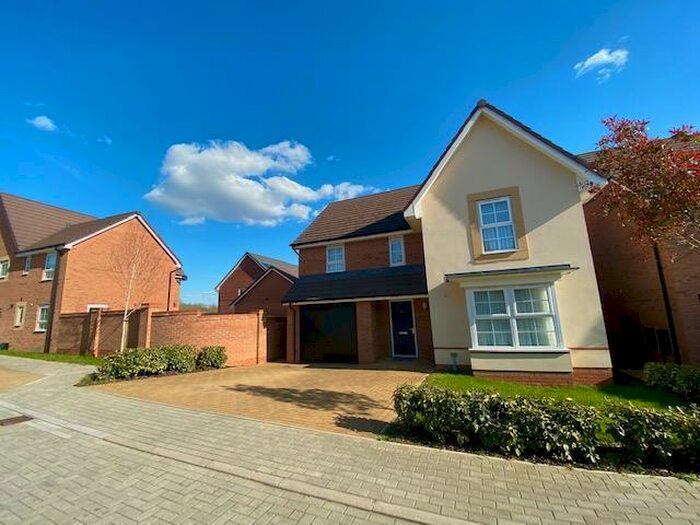 4 Bedroom House To Rent In Nero Grove, Fairfields, Milton Keynes, MK11