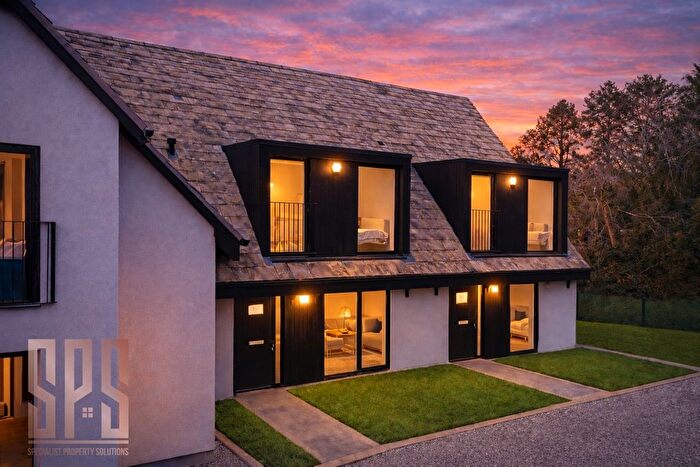 2 Bedroom Mews For Sale In Little Stanneylands, Wilmslow, SK9