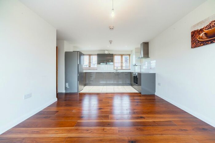 2 Bedroom Flat To Rent In Muswell Hill Road, London, N10