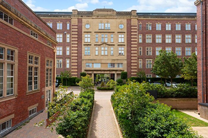 2 Bedroom Flat For Sale In Bishopthorpe Road, York, North Yorkshire, YO23