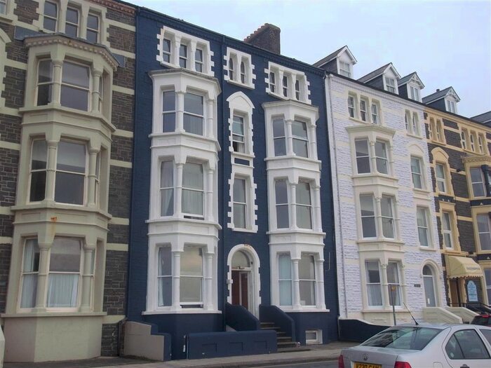 3 Bedroom Flat To Rent In Victoria Terrace, Aberystwyth, SY23