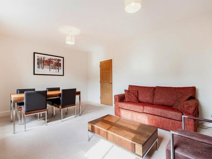 1 Bedroom Flat To Rent In Walton Crescent, Oxford, OX1