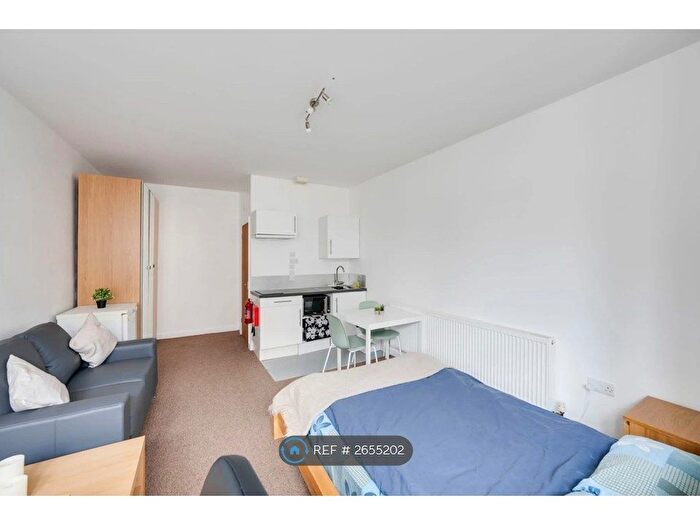 Studio To Rent In Mutley Tavern, Plymouth, PL4