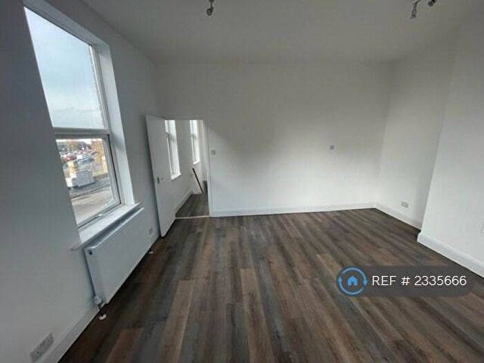 3 Bedroom Flat To Rent In Radford Boulevard, Nottingham, NG7
