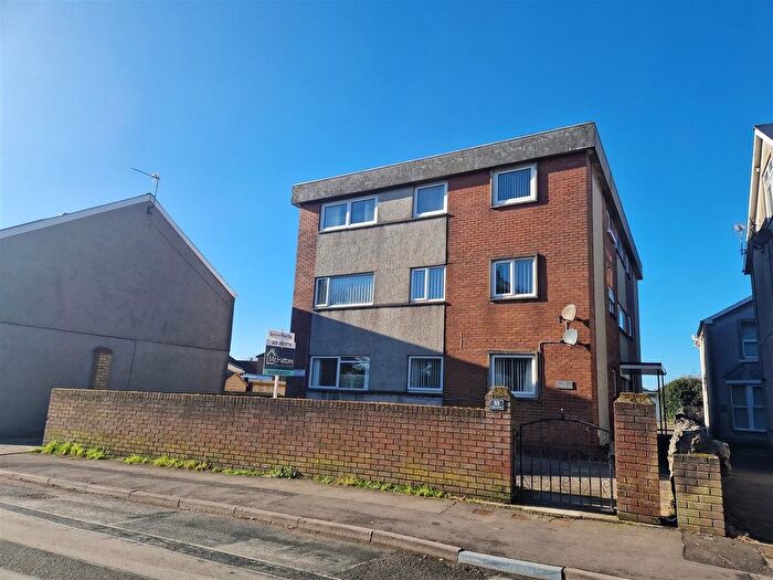 2 Bedroom Flat For Sale In South Road, Porthcawl, CF36