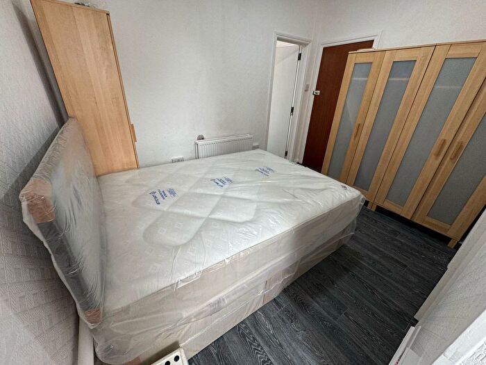 Studio To Rent In Bulstrode Avenue, Hounslow, Greater London, TW3