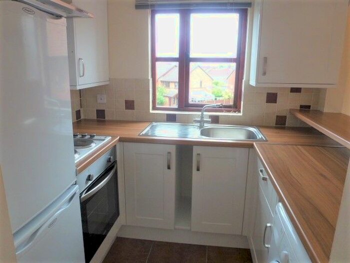 1 Bedroom Flat To Rent In Lowry Crescent, Mitcham, CR4