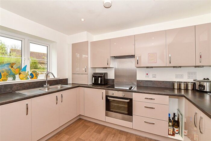 3 Bedroom Link Detached House For Sale In Smarden, Smarden, Ashford, Kent, TN27