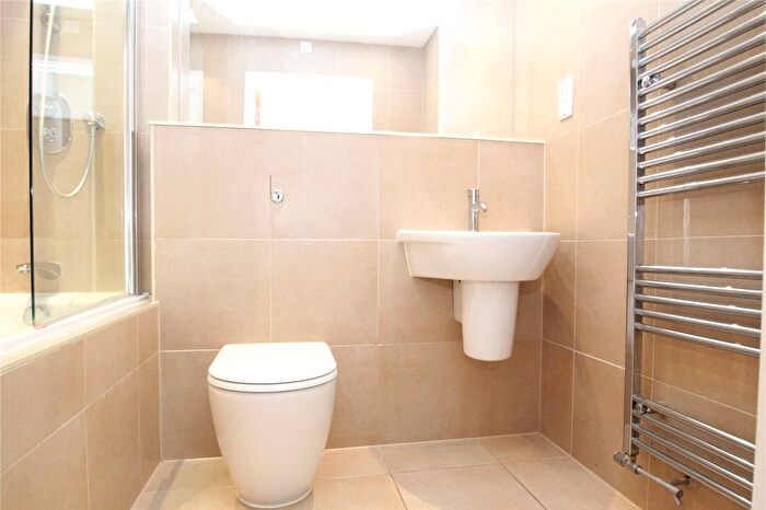 1 Bedroom Flat To Rent In Mercury Mansions, Dryburgh Road, London, SW15