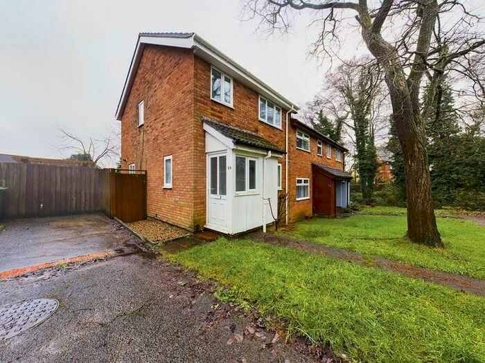 3 Bedroom Semi-Detached House To Rent In Woodlawn Way, Thornhill, Cardiff., CF14