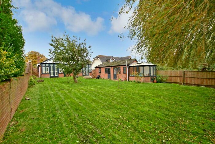 3 Bedroom Detached Bungalow For Sale In Main Road, Havenstreet, Ryde, Isle Of Wight, PO33